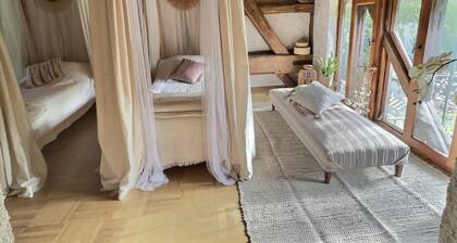 Charming gĂźte, benefiting from absolute calm and generous natural surroundings.