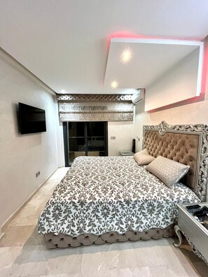 2 chambres, fer et planche à repasser, Wi-Fi, draps fournis