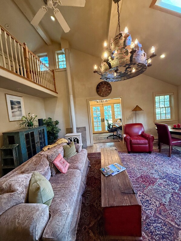 Living area - Welcoming 2-bedroom house in Basalt (Basalt)