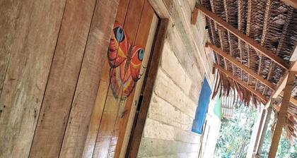 3-bedroom bungalow in tranquil Iquitos with WiFi, a solo 30 minutos Padre Cocha.