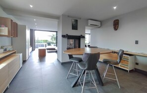 Dining - Beautiful home in Poperinge with WiFi (Poperinge)