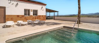 Awesome home in Arcos de la Frontera