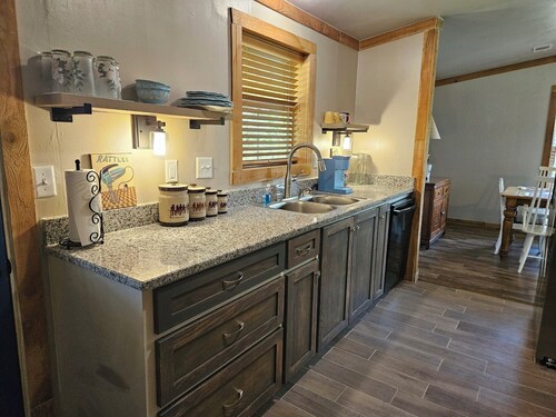 Relax in the wilderness at Bowie Acres