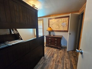 2 bedrooms, travel crib, free WiFi, bed sheets