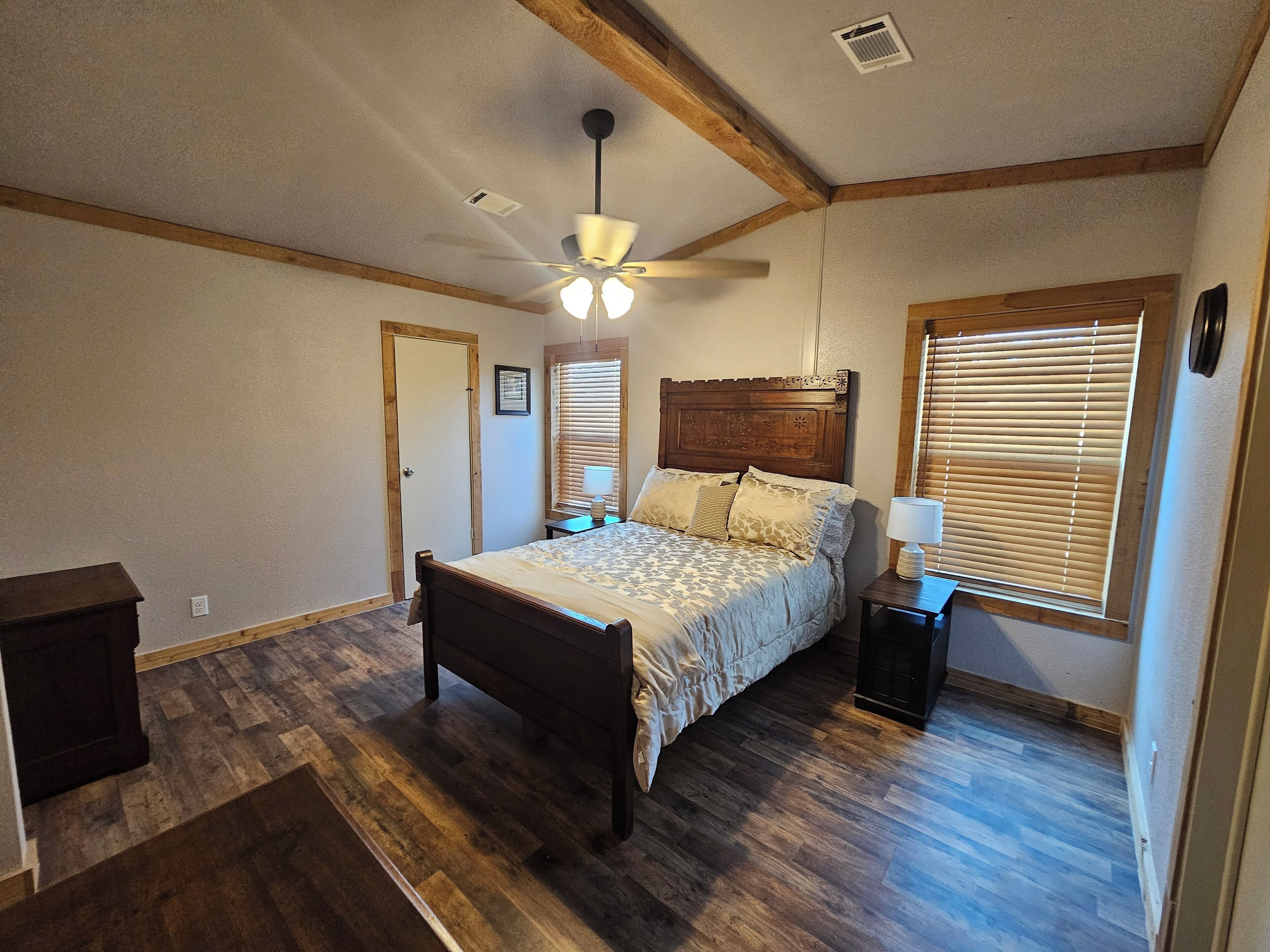 2 makuuhuonetta, vauvan matkasänky, ilmainen Wi-Fi, vuodevaatteet