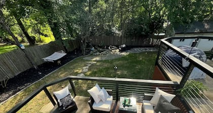 Spacious 5-bedroom house in delightful Greenville 10 minutes from downtown