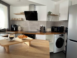 Micro-ondes, four, plaque de cuisson, lave-vaisselle