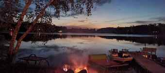 Spacious cabin right on the lake, perfect for your next family vacation!