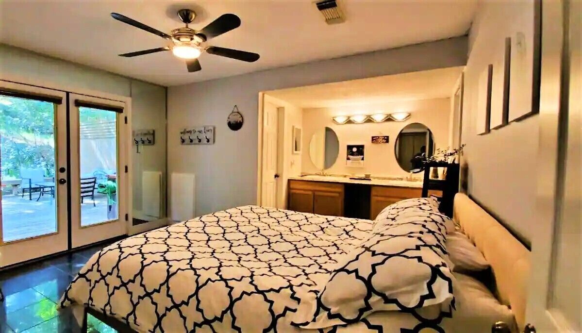 2 bedrooms, desk, iron/ironing board, free WiFi