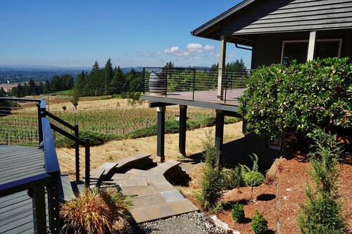 Beautiful home, stunning views in the heart of the wine country