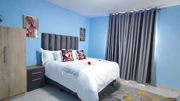 Deluxe Double or Twin Room, Courtyard View | Hypo-allergenic bedding, blackout curtains, free WiFi, bed sheets