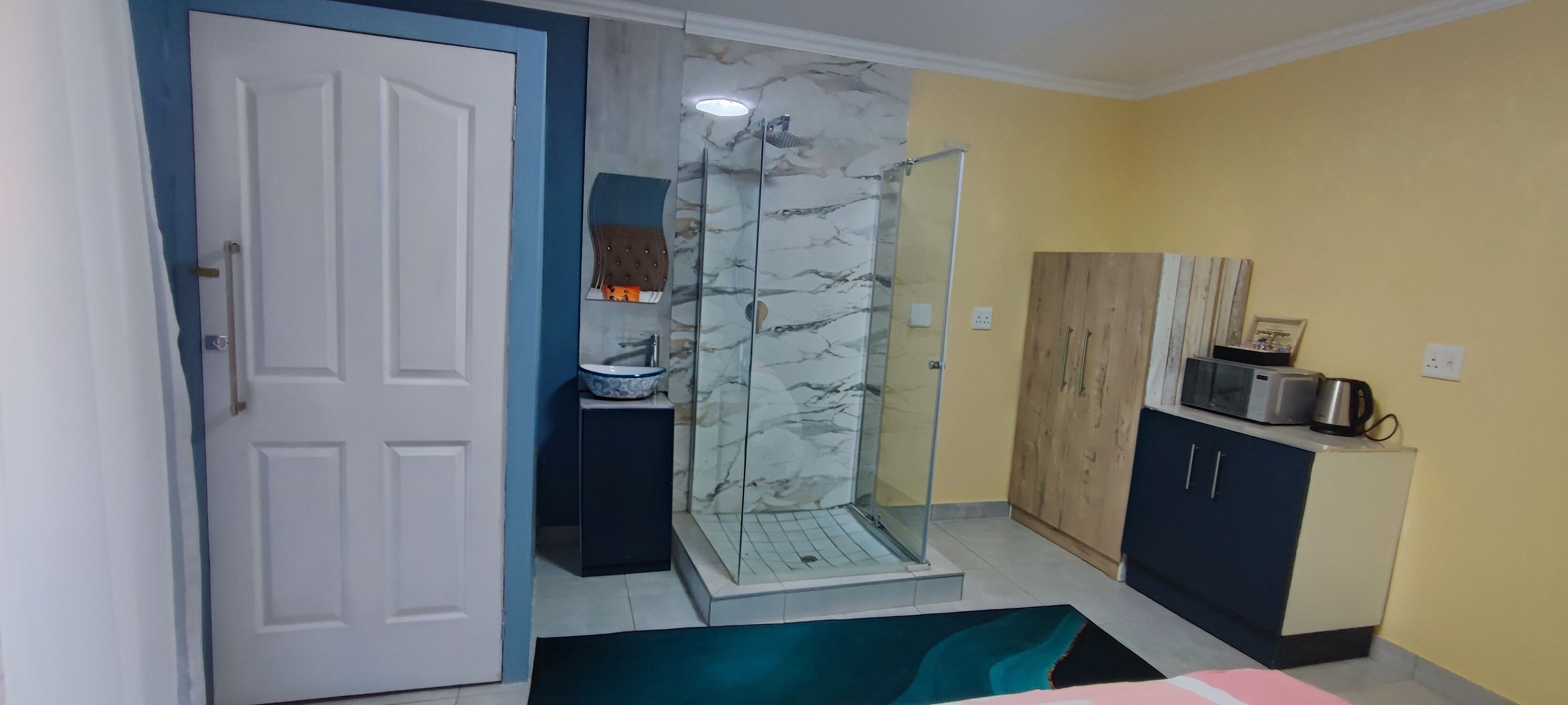 Deluxe Double or Twin Room, Courtyard View | Hypo-allergenic bedding, blackout curtains, free WiFi, bed sheets