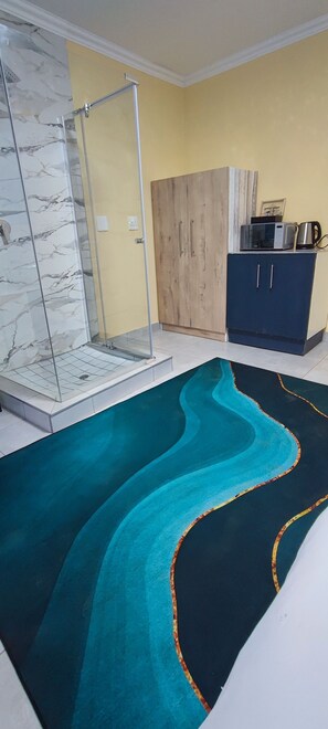 Deluxe Double or Twin Room, Courtyard View | Hypo-allergenic bedding, blackout drapes, free WiFi, bed sheets