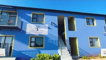 Superior Studio Suite, Courtyard View | Terrace/patio