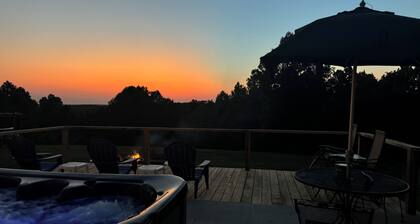 Pet friendly 4 bed 2 bath home with outdoor shower close to local campgrounds!