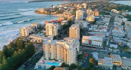 Pool View, Lift Access 509, Opposite North Cronulla Beach