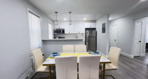 Cozy 2-bedroom apartment in fantastic Baltimore with AC, WiFi