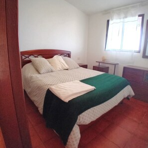 1 bedroom, iron/ironing board, Internet, bed sheets