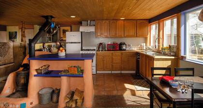 Earthship & Vintage Trailer with Stunning Views