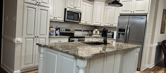 Charming 4-bedroom farm house retreat where luxury meets nature in Smithfield.