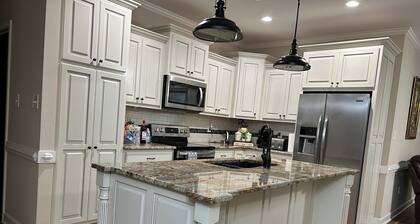 Charming 4-bedroom farm house retreat where luxury meets nature in Smithfield.