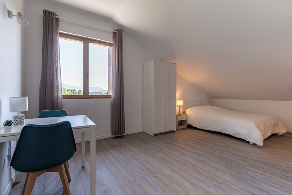 1 bedroom, iron/ironing board, WiFi, bed sheets