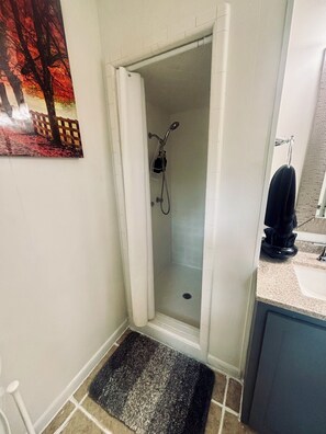 Dusche, Handtücher, Seife, Shampoo