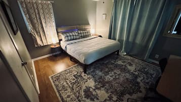 4 habitaciones, tabla de planchar con plancha, wifi y ropa de cama