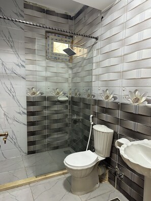 Bathroom - Pyramids History Inn (Giza)