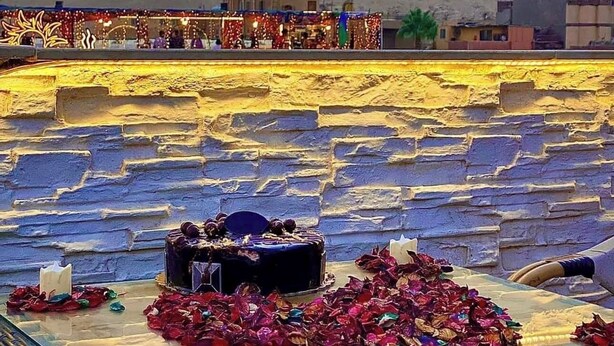 منطقة تناول الطعام للأزواج