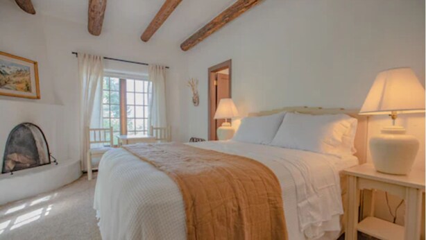 Basic Room | Desk, WiFi (free) - The Historic San Geronimo Lodge (Taos)