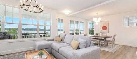 Smart TV, table tennis