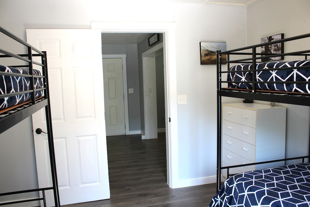 Sunrise Cottage charming 2bedroom, 1 bathroom home in the heart of