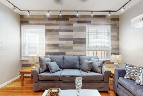 3-bedroom just 3 min to Prudential Center 15 to EWR and 25 min to New York City
