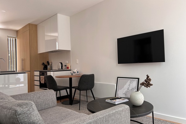 Townhouse Comfort | Dapur pribadi | Ketel listrik dan pemanggang roti