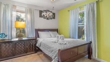 3 bedrooms, iron/ironing board, WiFi, bed sheets