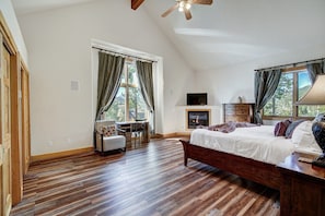 3 habitaciones, escritorio, tabla de planchar con plancha y wifi gratis 