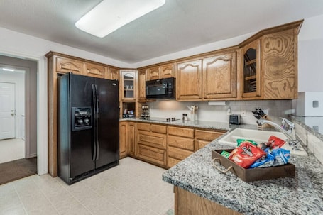 Dishwasher, toaster, cookware/dishes/utensils, dining tables. 2-Acre Country Escape: Race Tracks, Race Fans