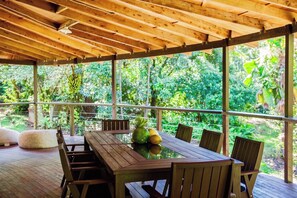 Outdoor dining - Cape Tribulation Eco Space (Cape Tribulation)