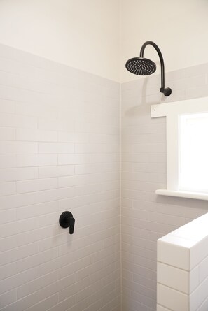 Luxury House, Garden View | Bathroom | Slippers