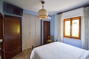 1 chambre, fer et planche à repasser, Wi-Fi, draps fournis