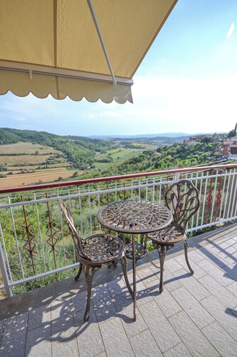 Cassetta La Veduta -Charming 1 bedroom house w/ WiFi, AC in fantastic Carnaiola