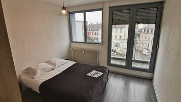 2 slaapkamers, een strijkplank/strijkijzer, wifi, beddengoed