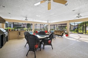 تناول الطعام بالخارج