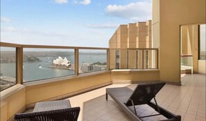 Terrace/patio - Breathtaking Harbour Bridge Views in Prime Locale! (Sydney)