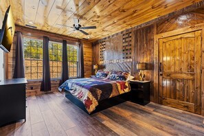 8 camere, una scrivania, ferro/asse da stiro, Wi-Fi gratuito