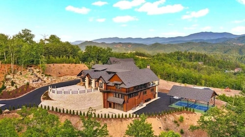 Excalibur: Pickleball, Duck Pin Bowling, Indoor Pool, 9 Hole Golf