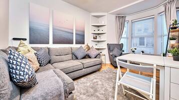 Älytelevisio, kirjoja, stereot