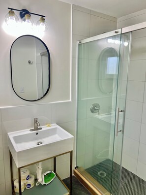 Standard Double Room, Non Smoking, Microwave | Bathroom | Shower, hair dryer, towels, soap - Far Out Motel (Starkville)