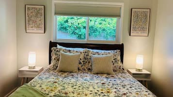 3 bedrooms, desk, iron/ironing board, WiFi